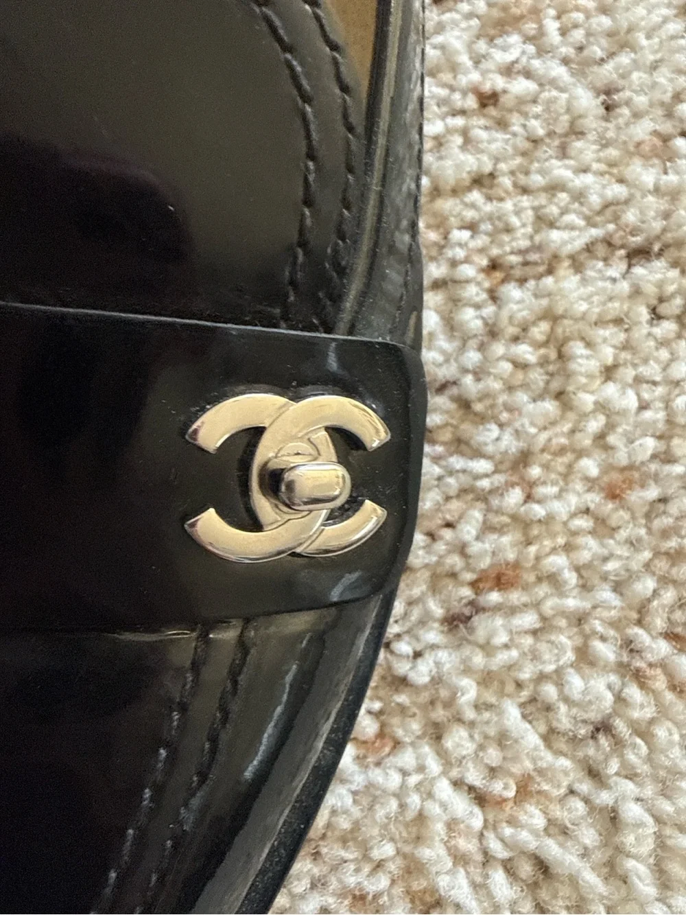 CHANEL Black Patent Leather CC Turnlock Loafers Flats Size 36C Made in Italy